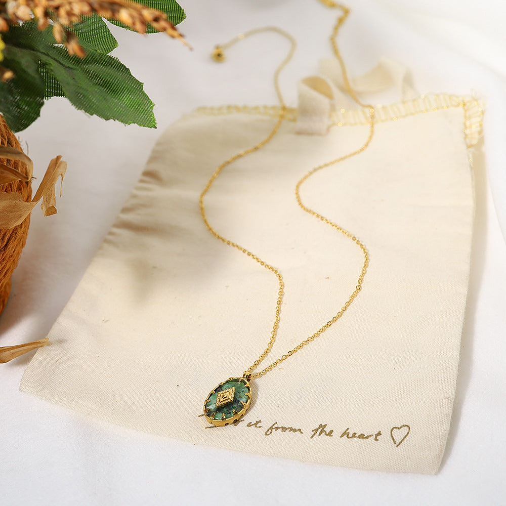 Vintage Oval Green Stone Pendant Necklace | 18K Gold Plated 316L Stainless Steel | Wholesale OEM