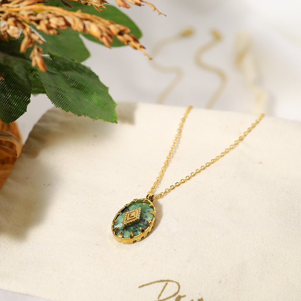 Vintage Oval Green Stone Pendant Necklace | 18K Gold Plated 316L Stainless Steel | Wholesale OEM